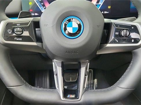 Used 2025 BMW i5 eDrive40i w/ M Sport Package image 40