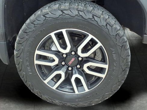 Used 2021 GMC Sierra 1500 AT4 w/ AT4 Premium Package AWD/4WD image 9