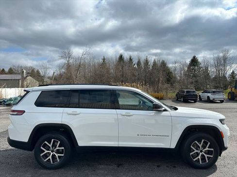 Certified 2023 Jeep Grand Cherokee L Limited AWD/4WD image 14