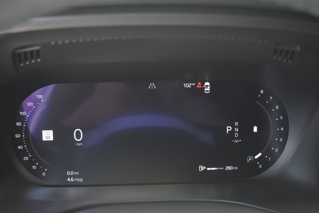 Used 2023 Volvo XC60 B5 Ultimate w/ Climate Package FWD image 24