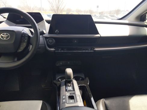 Used 2024 Toyota Prius XLE image 22