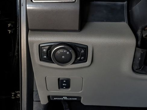 Used 2017 Ford F250 XLT w/ XLT Value Package image 26