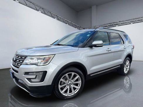 Used 2017 Ford Explorer Limited image 23