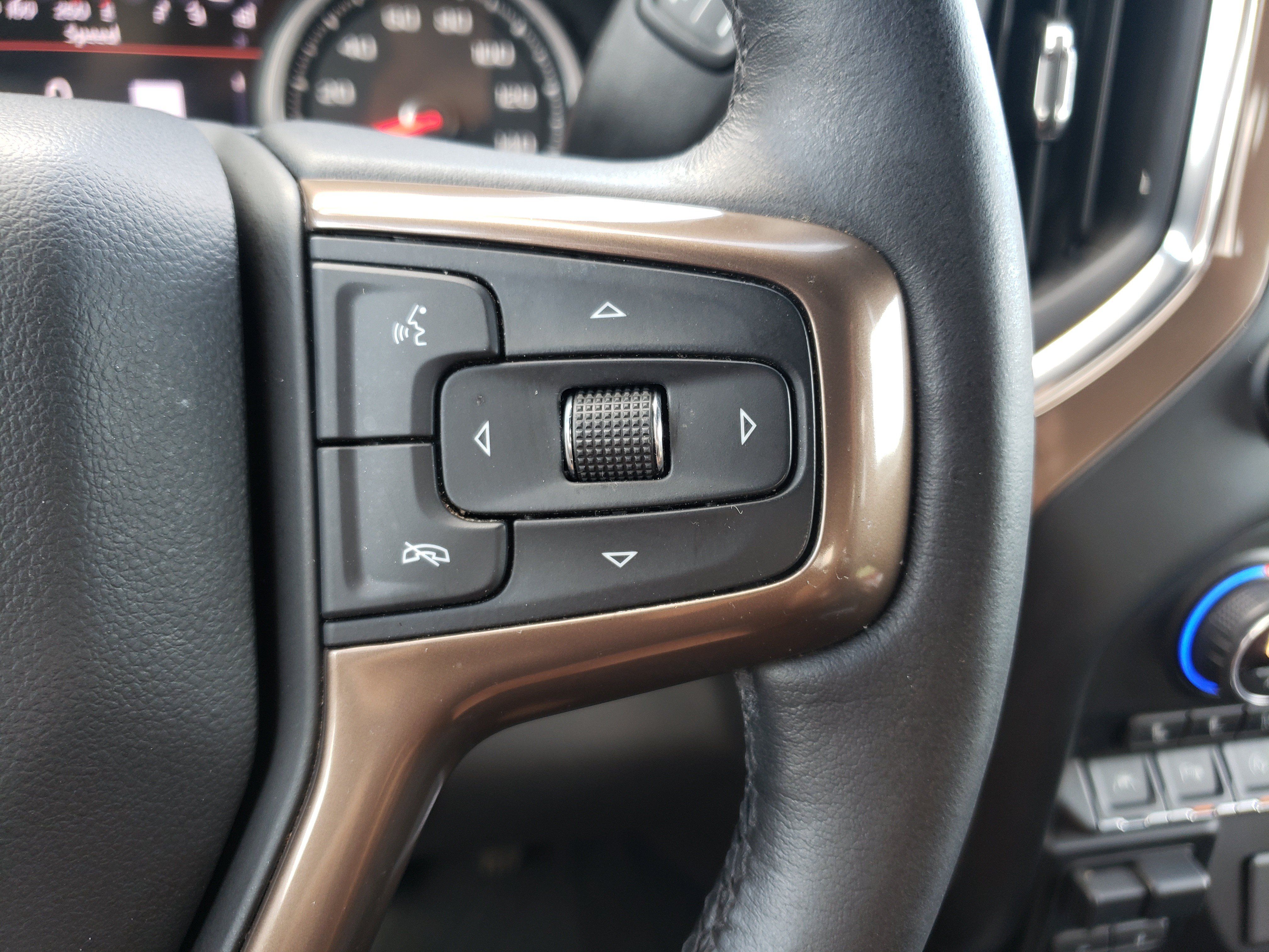 Used 2019 Chevrolet Silverado 1500 High Country w/ Technology Package AWD/4WD image 16