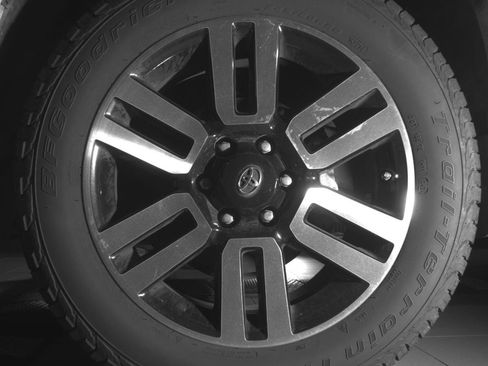 Used 2020 Toyota 4Runner Limited AWD/4WD image 9