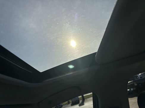 Used 2022 Toyota RAV4 XLE w/ Convenience Package image 21