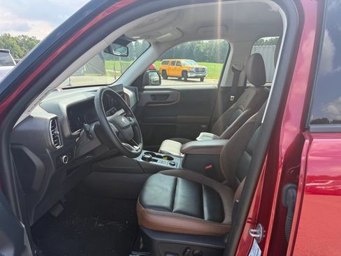 Used 2025 Ford Bronco Sport Outer Banks w/ Outer Banks Tech Package+ AWD/4WD image 3