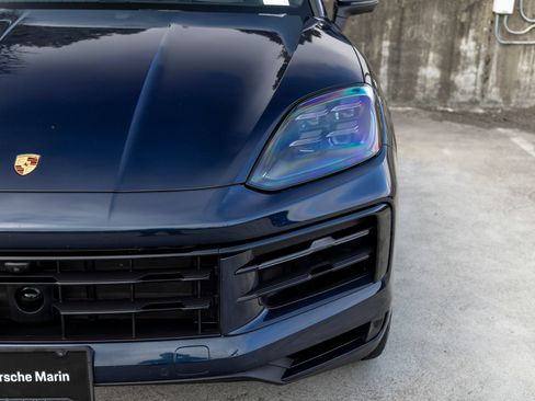 Certified 2025 Porsche Cayenne Coupe AWD/4WD image 16