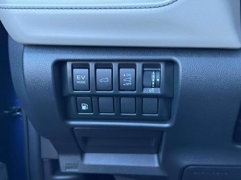 Used 2025 Subaru Forester Limited w/ Popular Package AWD/4WD image 23