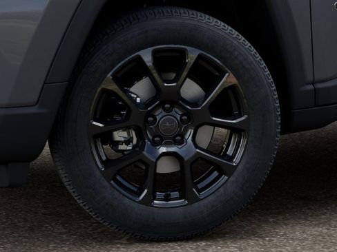 New 2026 Jeep Compass Latitude AWD/4WD image 4