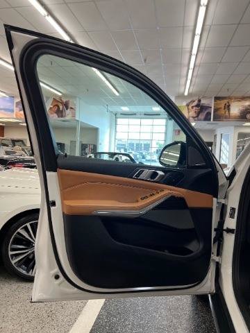 Used 2019 BMW X5 xDrive40i w/ Executive Package AWD/4WD image 30