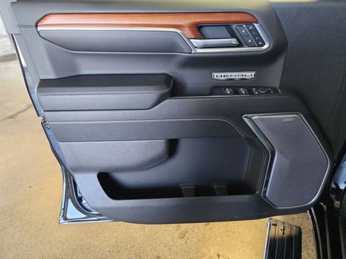 Used 2023 GMC Sierra 1500 Denali w/ Denali Reserve Package AWD/4WD image 9