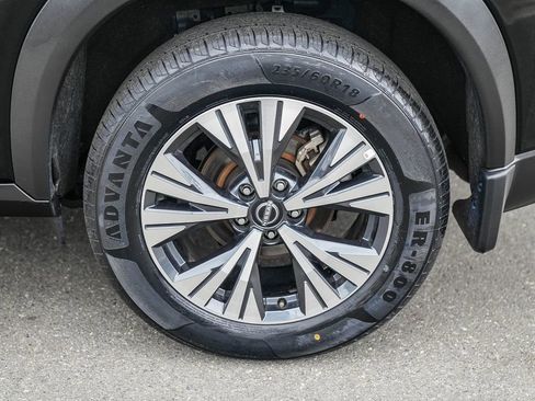 Used 2023 Nissan Rogue SV image 12