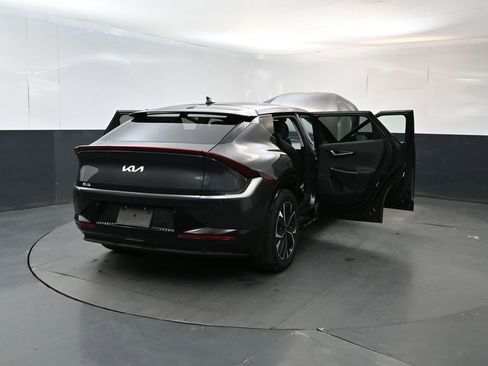 Used 2023 Kia EV6 Wind AWD/4WD image 29