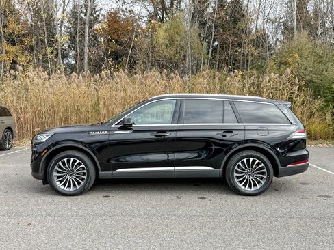 Used 2023 Lincoln Aviator Reserve w/ Equipment Group 201A image 8