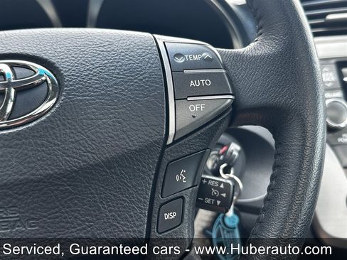 Used 2011 Toyota Avalon FWD image 29