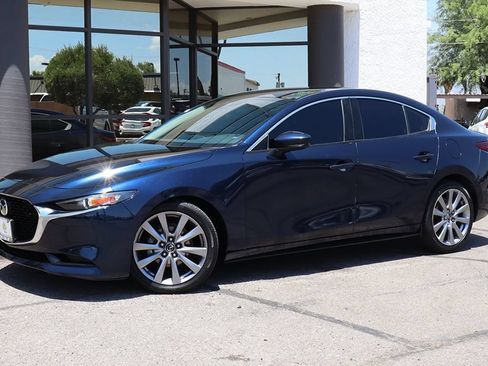 Used 2019 MAZDA MAZDA3 Sedan FWD image 3