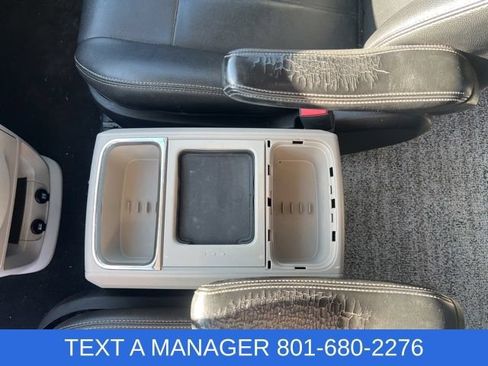 Used 2015 Chrysler Town & Country Touring FWD image 15