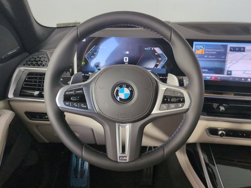 New 2026 BMW X7 M60i image 13
