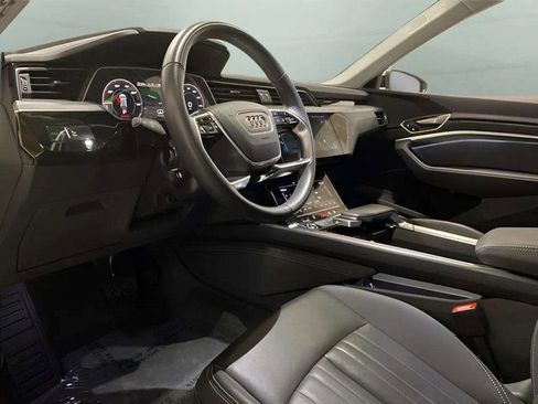 Used 2024 Audi Q8 e-tron Premium Plus w/ Premium Plus Package image 67