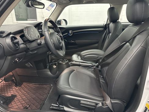 Used 2023 MINI Cooper 2-Door Hardtop image 21