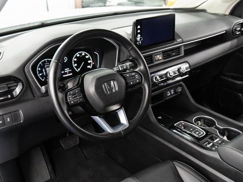 Certified 2025 Honda Pilot EX-L image 3