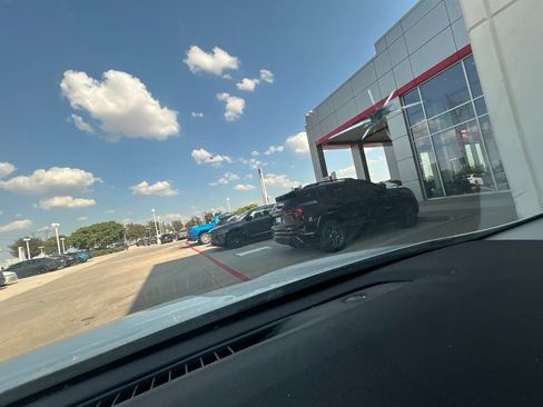 Used 2019 Nissan Sentra SV w/ Special Edition Package FWD image 21