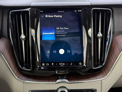 Certified 2022 Volvo XC60 B5 Momentum w/ Advanced Package image 14