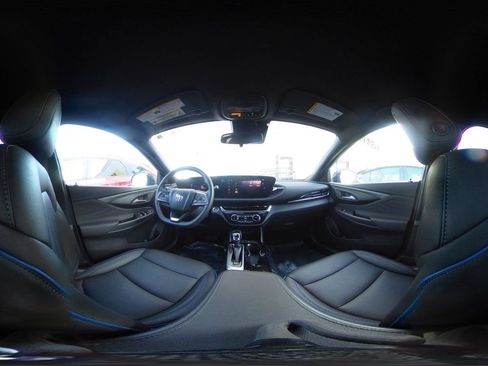 Used 2025 Buick Envista Sport Touring image 39