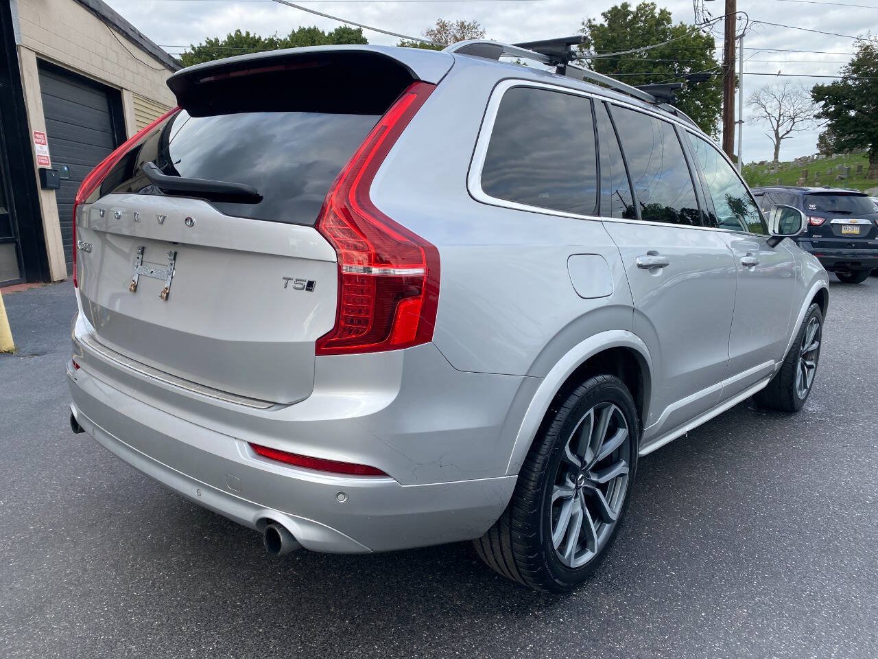 Used 2019 Volvo XC90 T5 Momentum w/ Protection Package Premier AWD/4WD image 3
