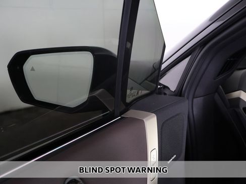 Used 2024 BMW iX xDrive50 AWD/4WD image 7