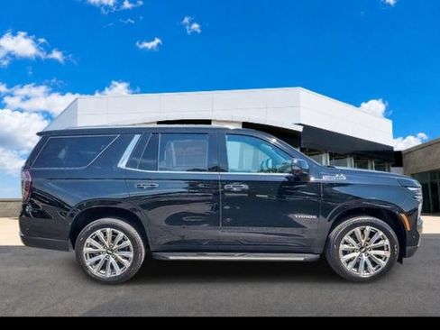 Certified 2025 Chevrolet Tahoe High Country w/ Sun And Tow Package AWD/4WD image 13