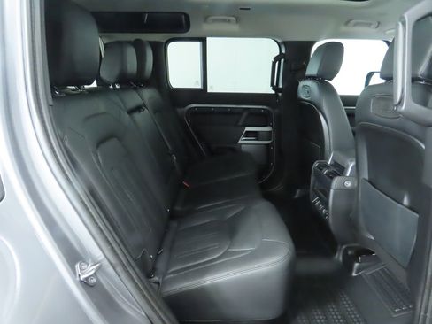 Used 2022 Land Rover Defender 110 SE image 22