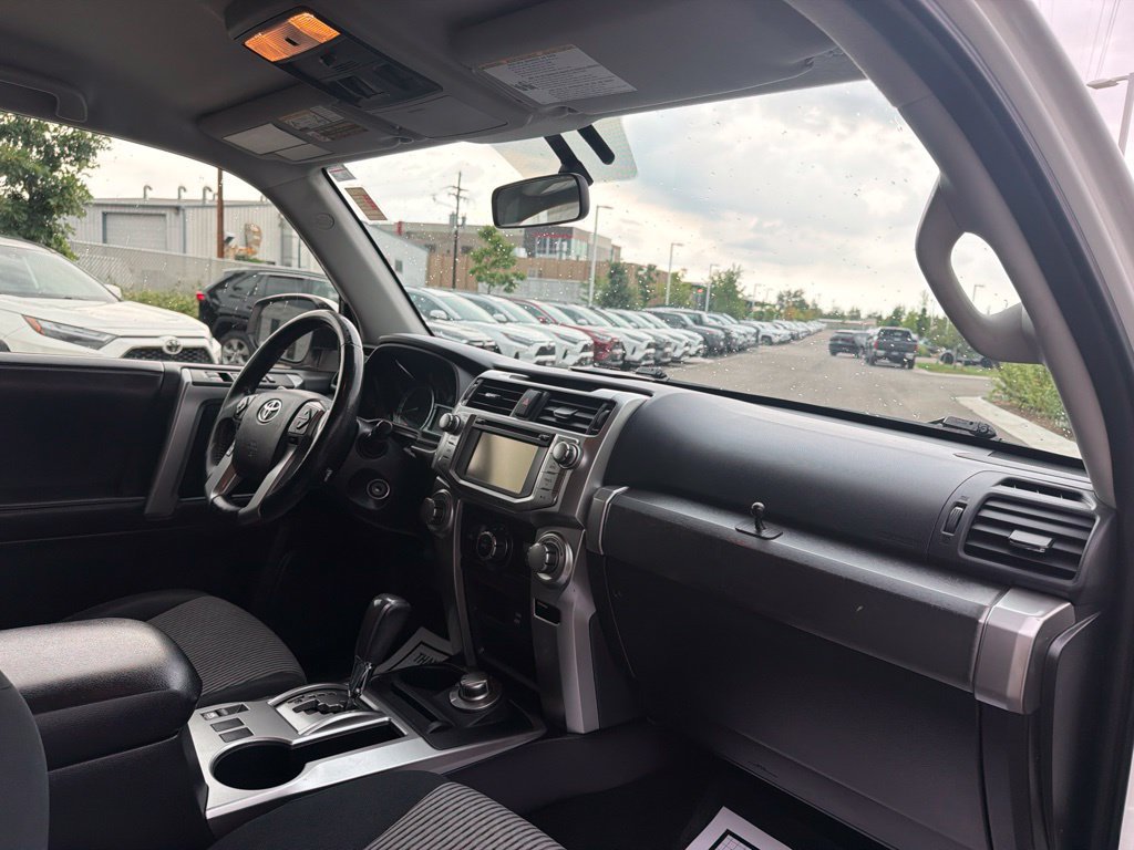 Used 2016 Toyota 4Runner SR5 AWD/4WD image 12