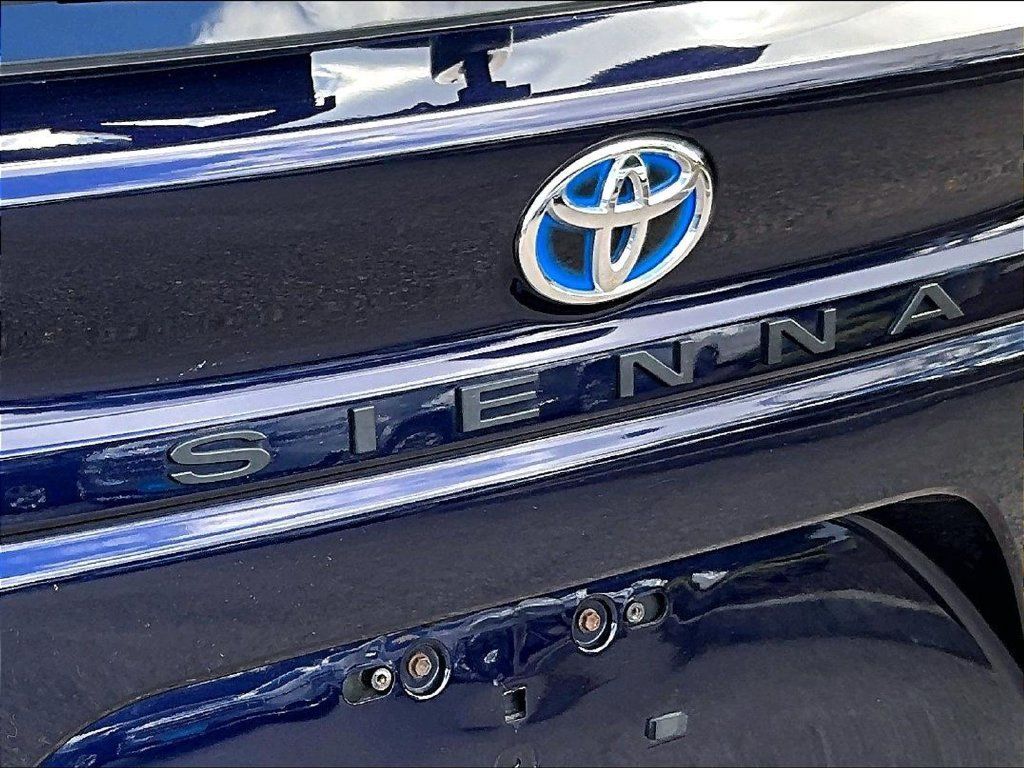 Used 2022 Toyota Sienna XLE w/ XLE Plus Package AWD/4WD image 30