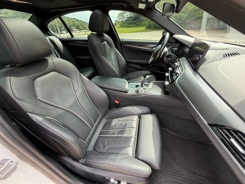 Used 2022 BMW 530i w/ M Sport Package RWD image 22
