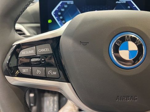 Used 2025 BMW i4 xDrive40i image 38