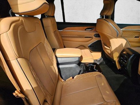 Used 2021 Jeep Grand Cherokee L Summit image 18