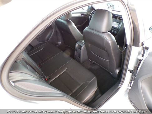 Used 2015 Volkswagen Jetta SE image 23