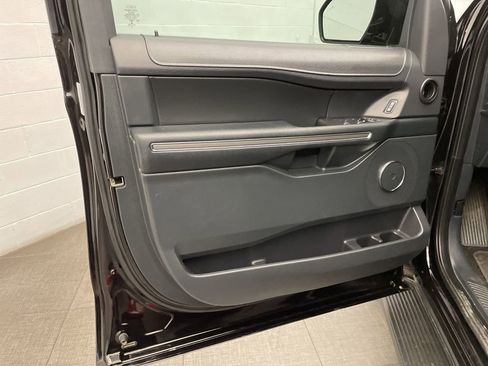 Used 2022 Ford Expedition XLT image 21