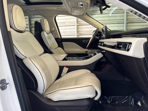 Certified 2023 Lincoln Aviator Black Label AWD/4WD image 15