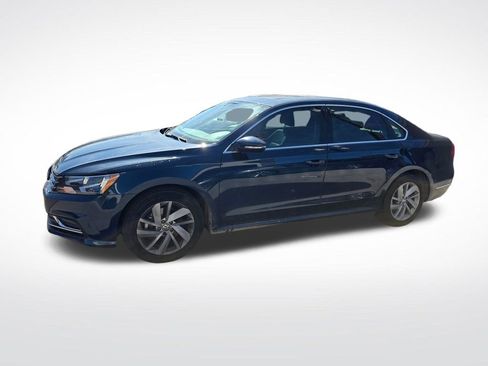 Used 2018 Volkswagen Passat 2.0T SE FWD image 4
