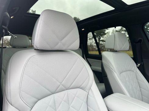 Used 2025 BMW X5 M60i w/ Executive Package image 29
