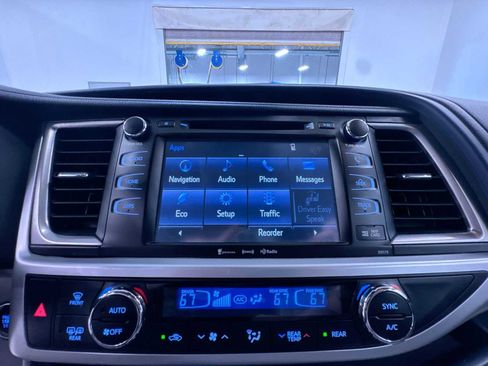 Used 2018 Toyota Highlander XLE w/ Protection Package #3 AWD/4WD image 25