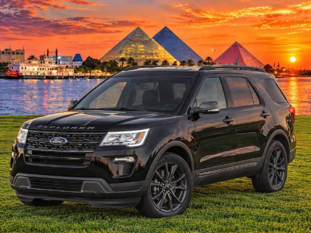 Used 2018 Ford Explorer XLT w/ Equipment Group 202A FWD image 3