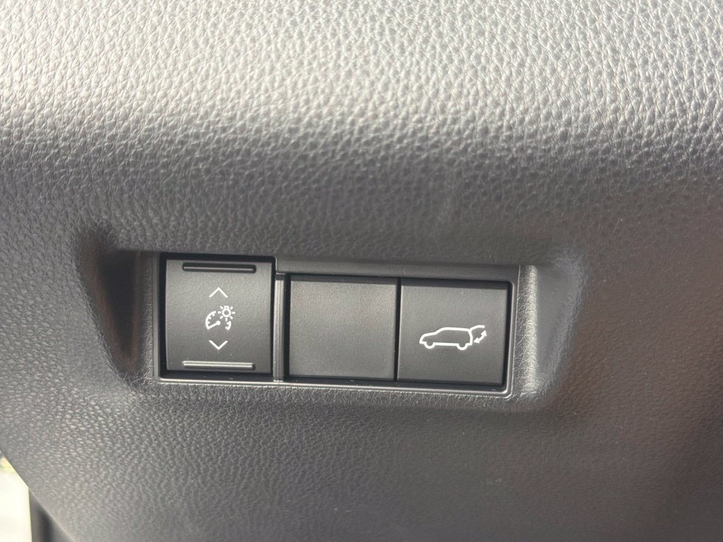 Used 2026 Toyota RAV4 SE w/ Convenience Package AWD/4WD image 29
