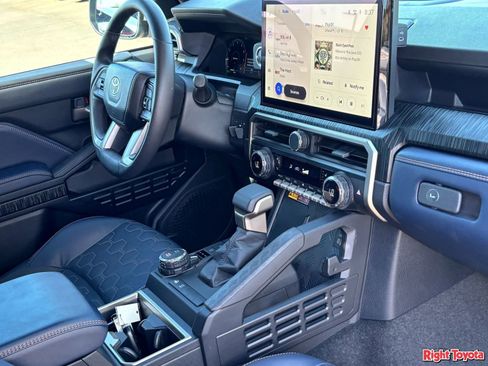Used 2026 Toyota 4Runner Platinum AWD/4WD image 11