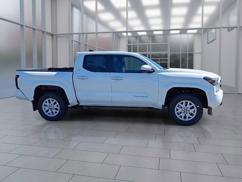 New 2026 Toyota Tacoma SR5 AWD/4WD image 6