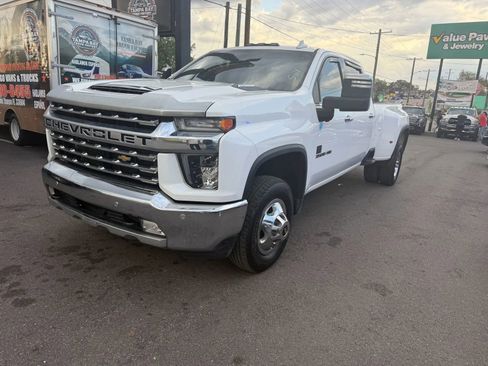 Used 2022 Chevrolet Silverado 3500 LTZ w/ LTZ Convenience Package image 2
