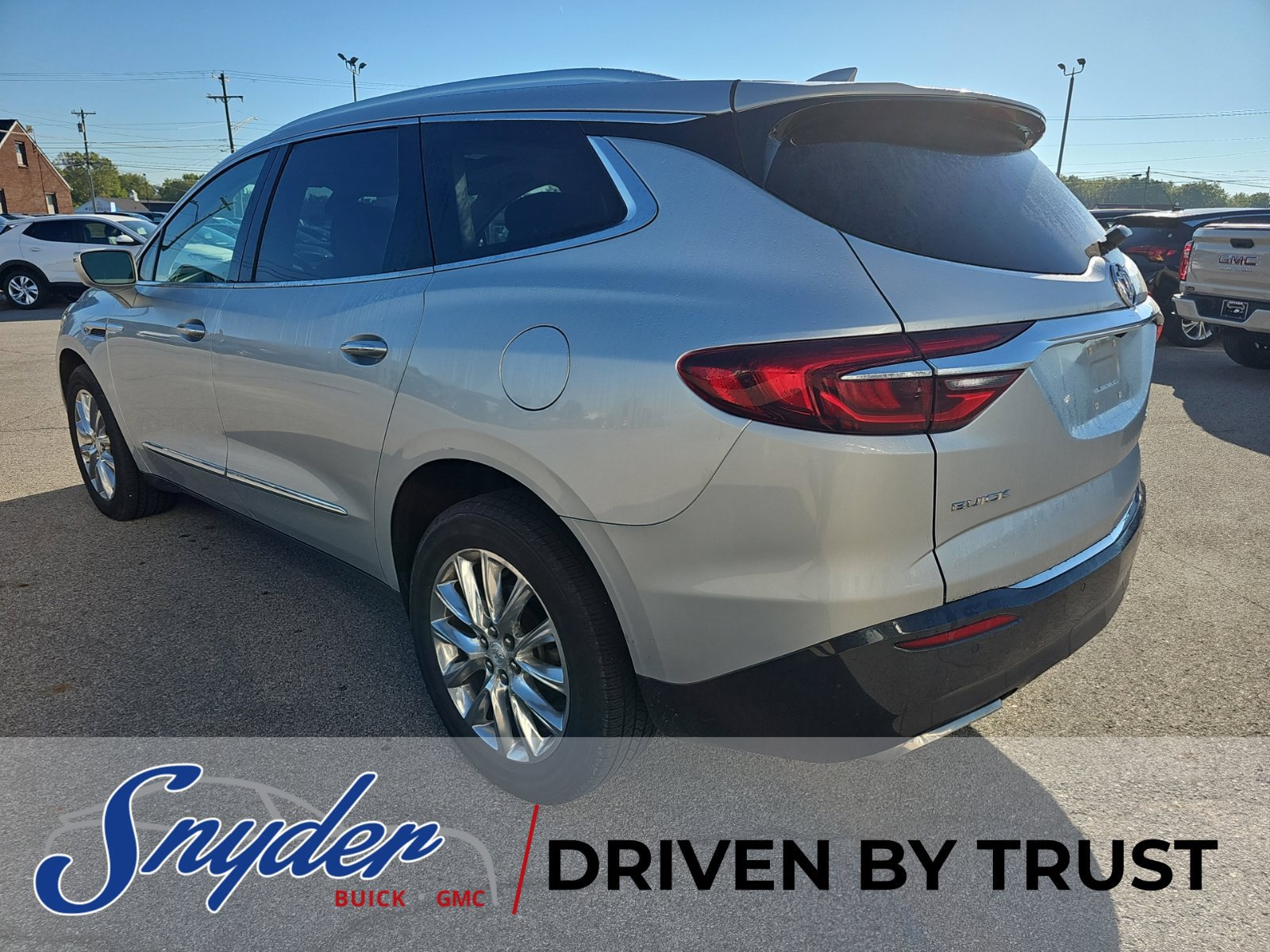 Used 2018 Buick Enclave Premium w/ Experience Buick Package AWD/4WD image 8